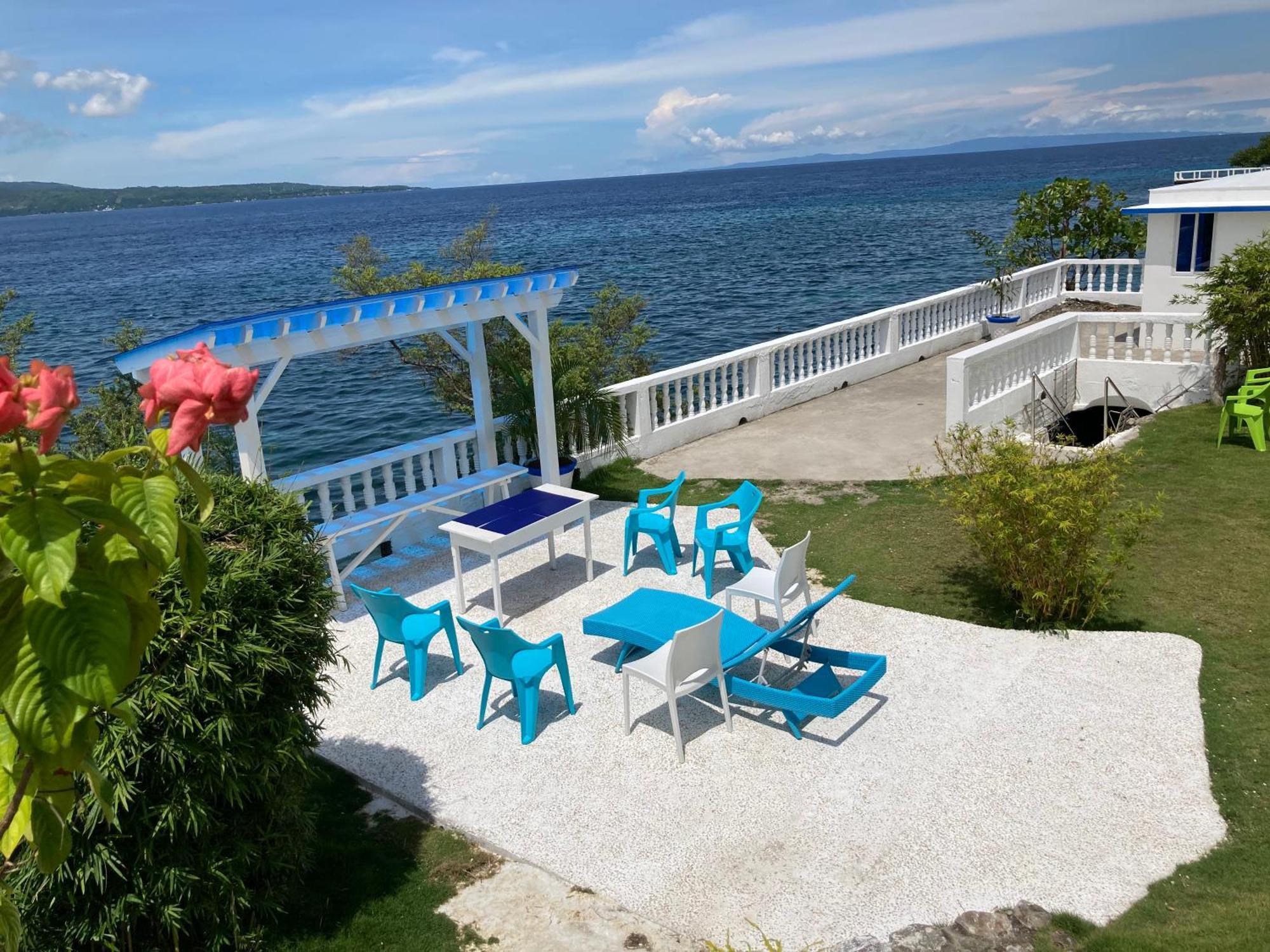 1888 Beach Resort Dumaguete City Exterior photo