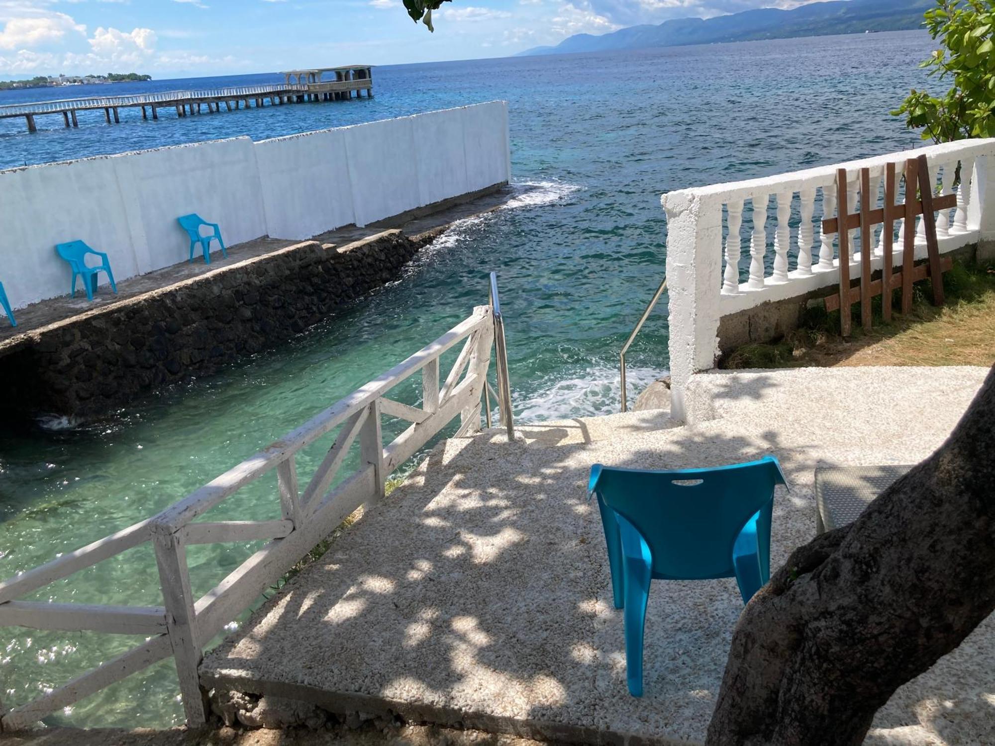 1888 Beach Resort Dumaguete City Exterior photo