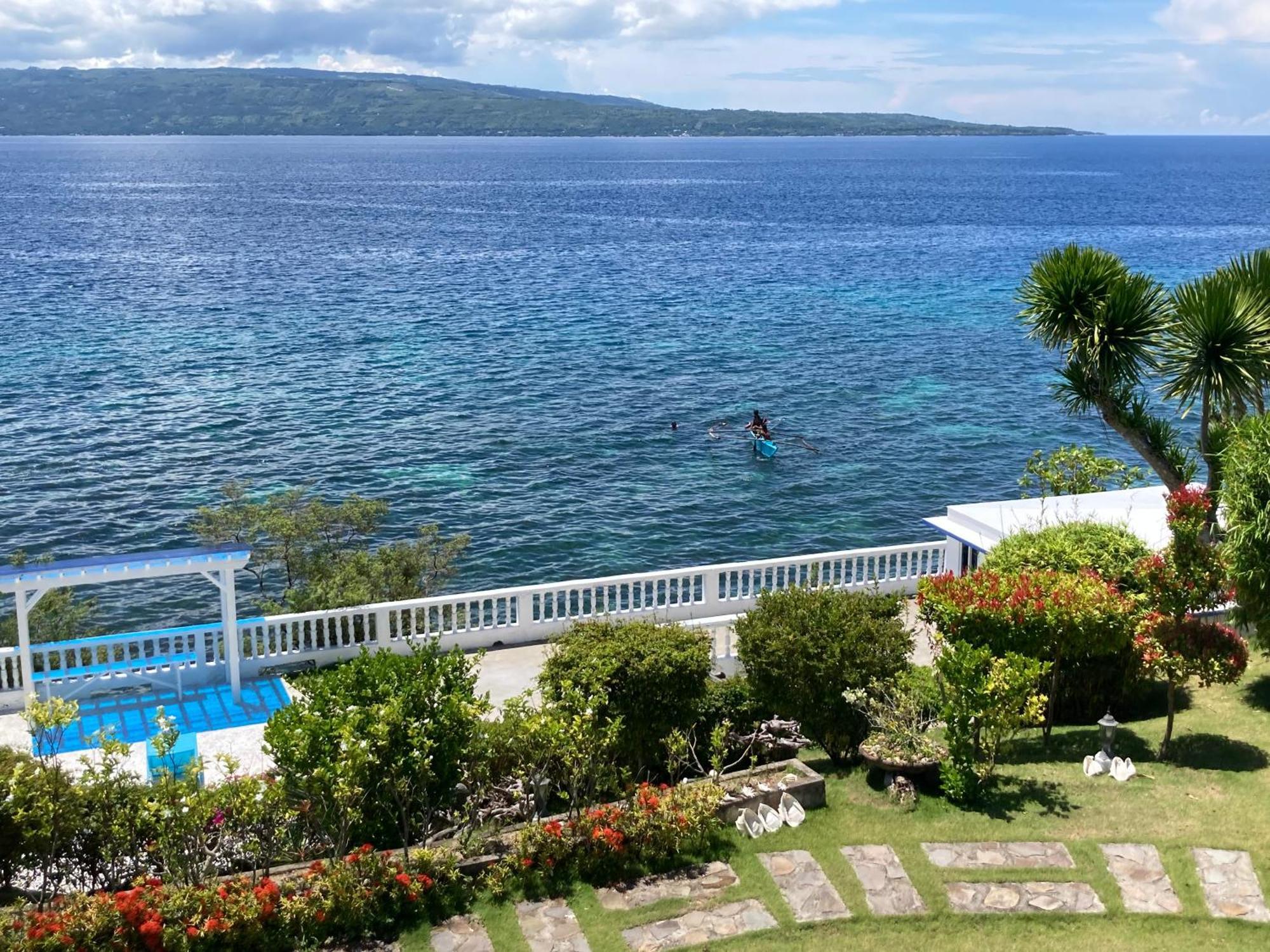 1888 Beach Resort Dumaguete City Exterior photo