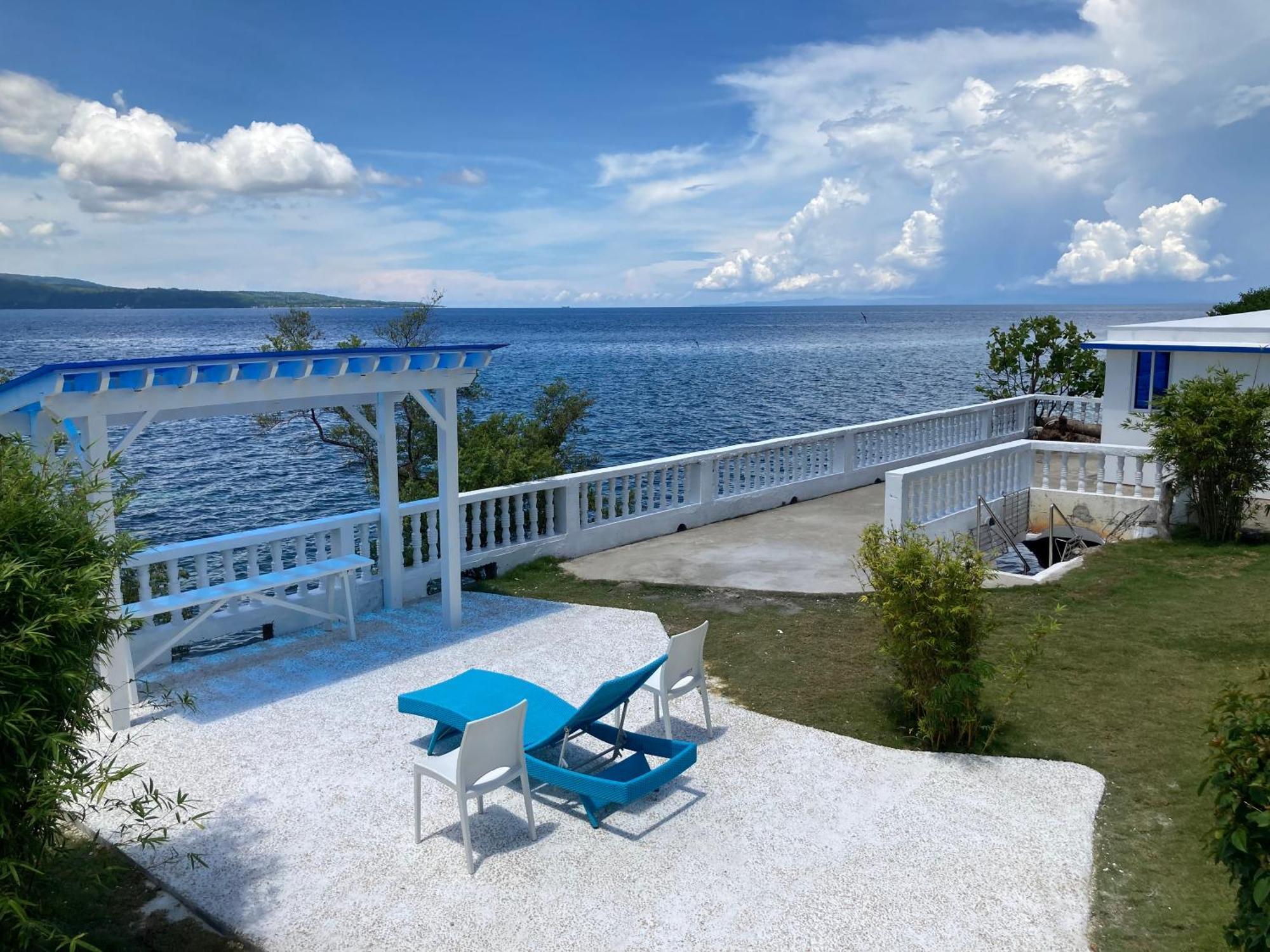 1888 Beach Resort Dumaguete City Exterior photo