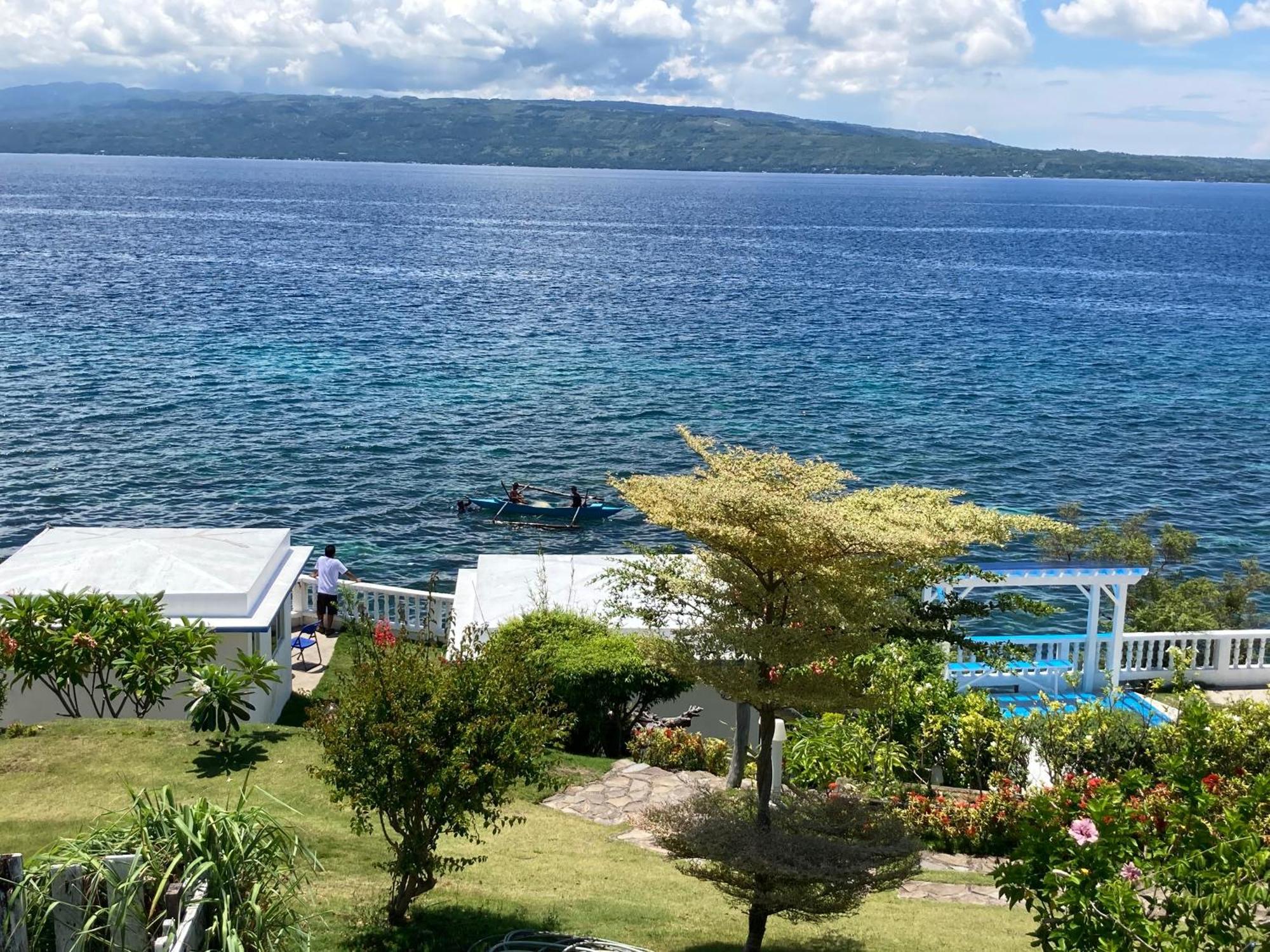 1888 Beach Resort Dumaguete City Exterior photo