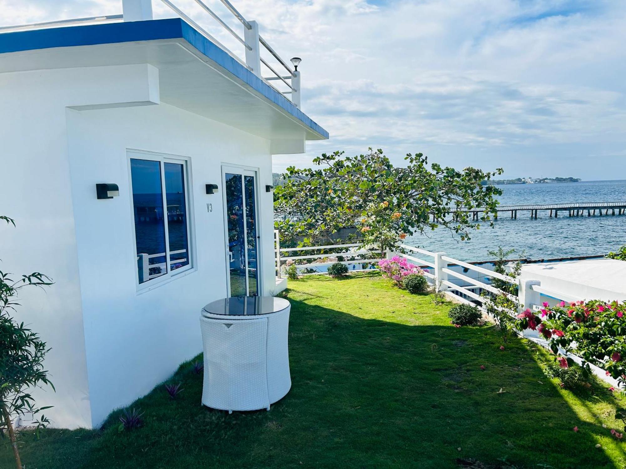 1888 Beach Resort Dumaguete City Exterior photo